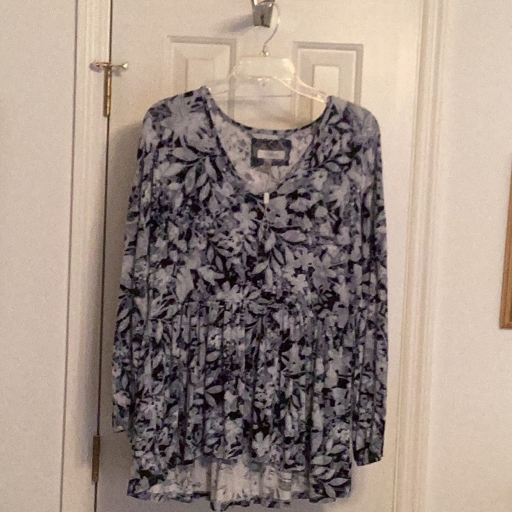 Cupio Navy Floral Long Sleeved Knit Top, Size M